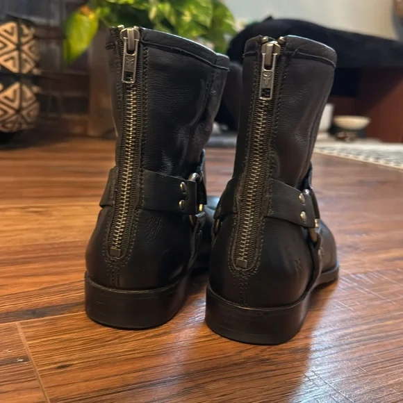 Frye Portia Harness Short Leather Black Boots - Women’s 7 1/2 - 71367 - Picture 2 of 16